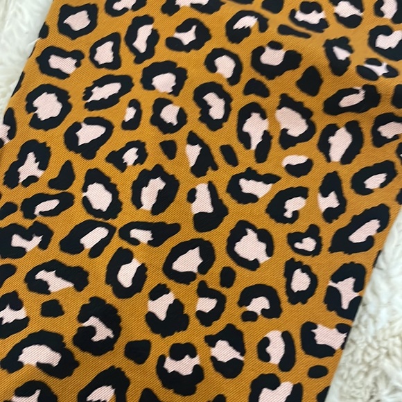 Old Navy Cheetah print pixie style pants. Size 12 - Picture 3 of 3